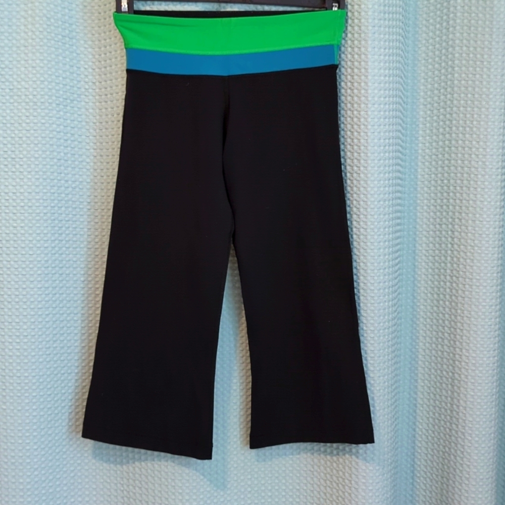 NWOT Sz 2 vintage Lululemon reversible crop pants